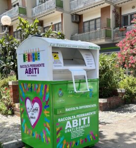 Raccolta Abiti Usati | La Fenice Cooperativa Sociale