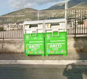 Raccolta Abiti Usati | La Fenice Cooperativa Sociale